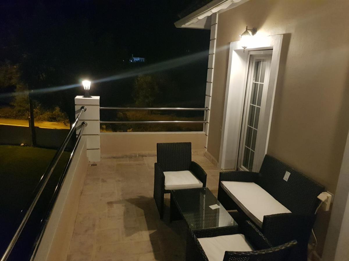 Villa Morris Nidhrion Exteriör bild