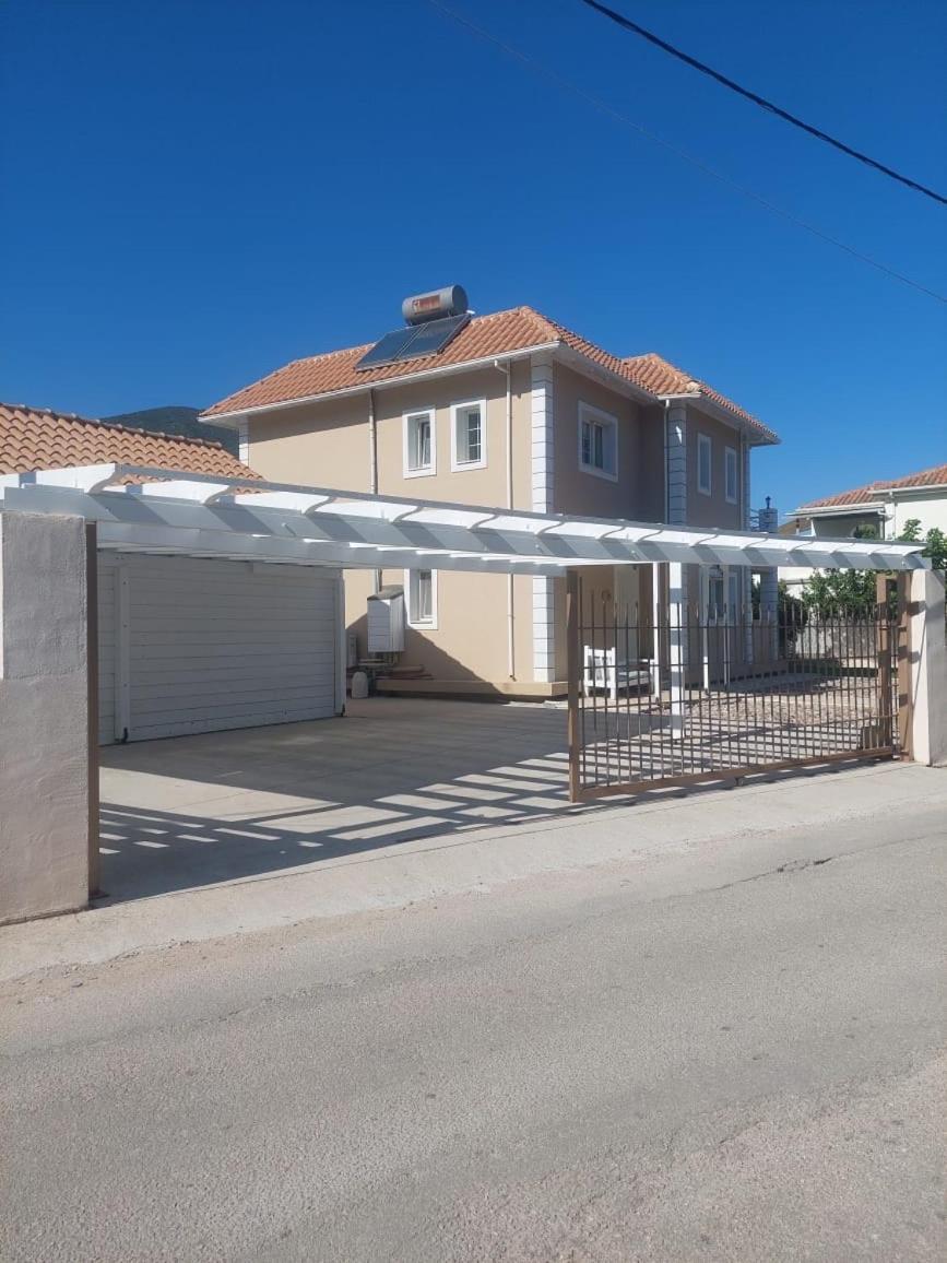 Villa Morris Nidhrion Exteriör bild