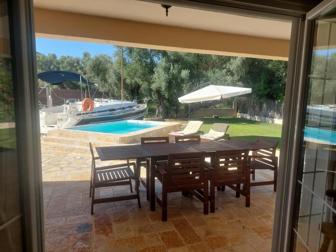 Villa Morris Nidhrion Exteriör bild
